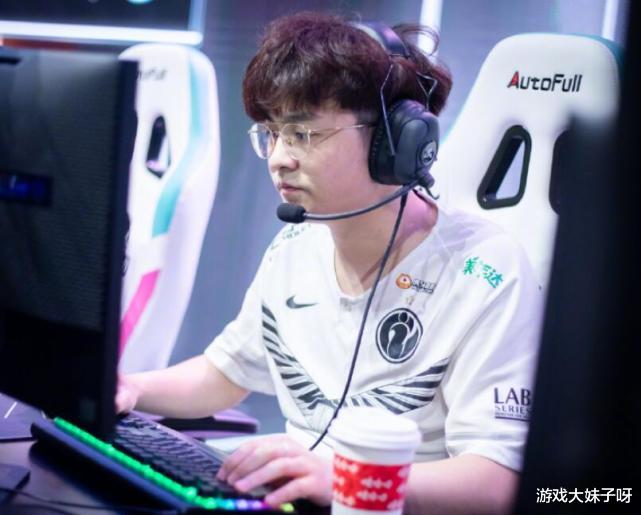 puff|山泥若直播时爆料，puff只是过渡品，8月会来新人和宝蓝一起首发