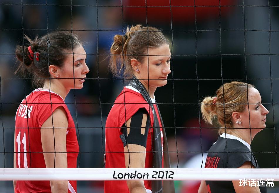 女排▲朱婷离队或成事实？女排豪门又有新引援目标，与李盈莹再组双塔