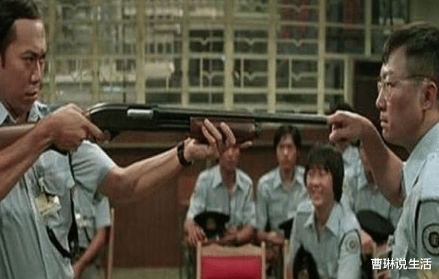 『』拿手指堵住枪口，子弹真的射不出来吗？专家给你答案