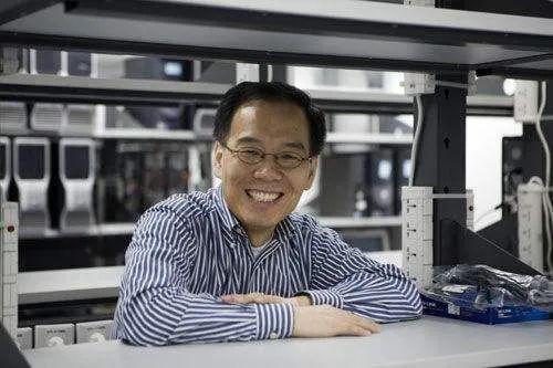 微软|“AI科学家沈向洋，宣布回中国！”比尔盖茨公开批评特朗普