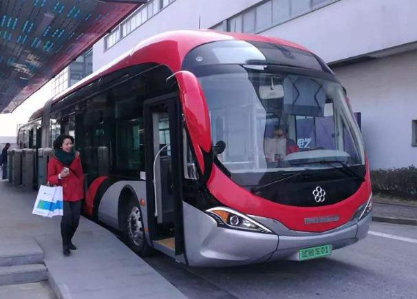 [奥迪]董明珠5亿圆梦成功，新车一露面却引起争议：车标怕是在叫板奥迪