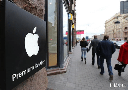 iphone12|iPhone12手机该怎么买?低配机型没想象中便宜,但历史性升级!