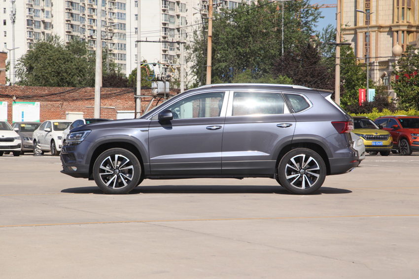 大众汽车|大众真“扛不住”了！从16.58万降到13.48万，迟早逼死CRV