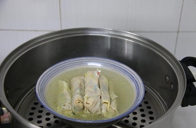 [洋葱]这菜，蒸一蒸就好，汤鲜味浓，软嫩可口，好吃不上火！