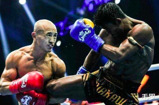 武僧@50万粉丝直击巨星一龙痛哭，爆粗口骂人丢素质，网友：武僧又卖惨