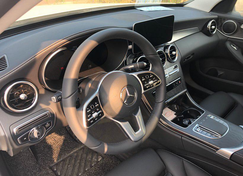 [奔驰C级]先花33万开奔驰C级，26万再开沃尔沃S60，车主：实力相当