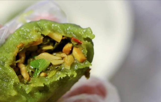 「青团」春季时节，不妨在家动手制作青团，没有出去采青也可以在家吃美食