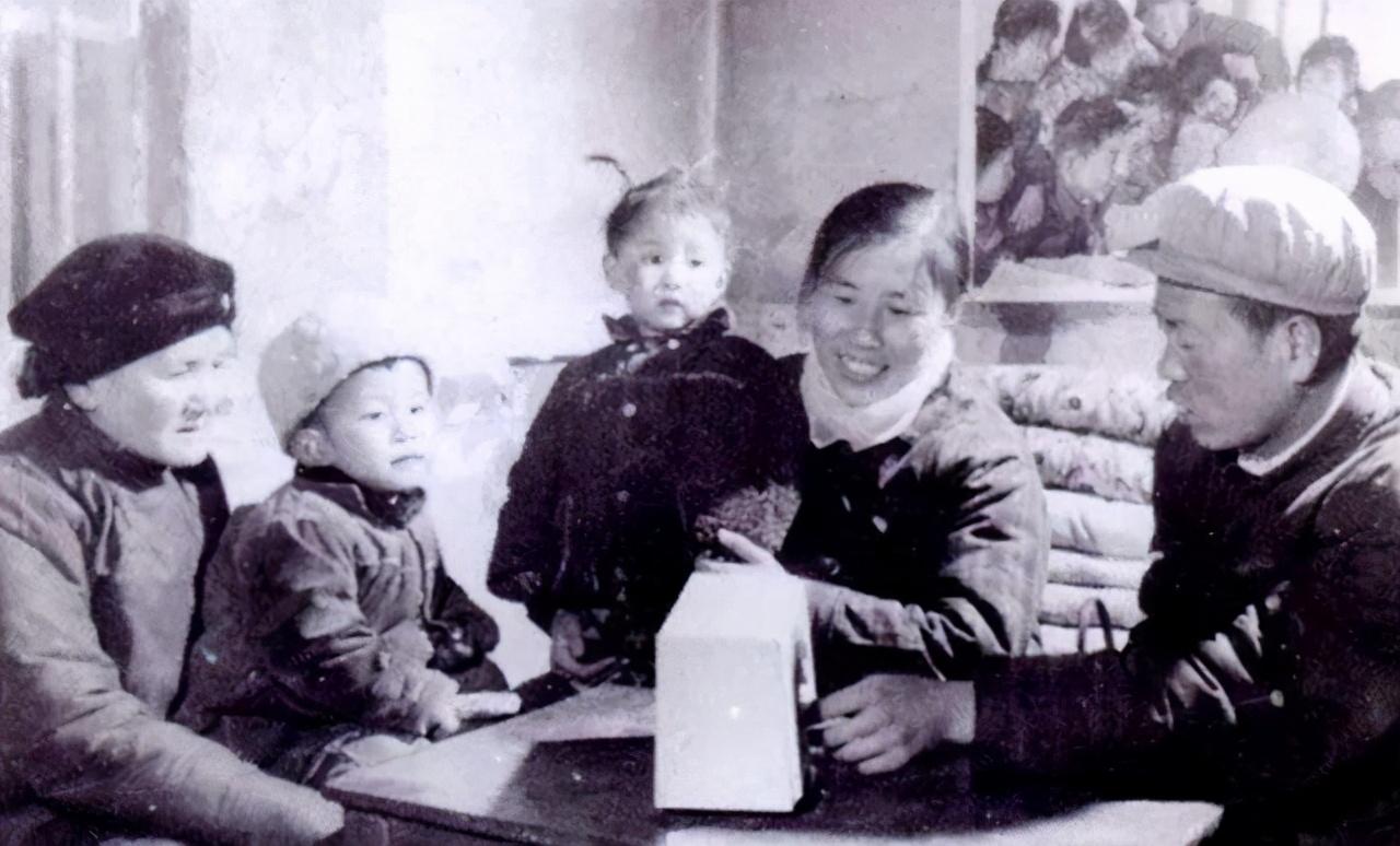 |1970年,一女知青因赌气嫁给农民,上了报纸,后来过得如何?