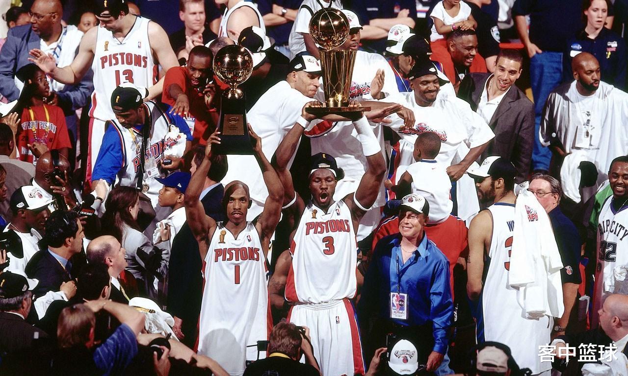 火箭队|?太巧了！湖人夺冠悬了？就在刚刚，传来湖人队最新消息