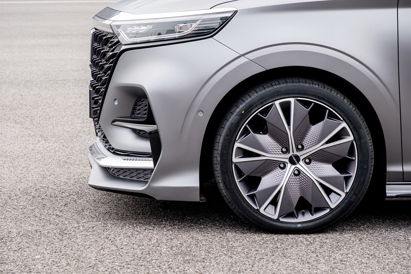 「荣威」GL8、威然之后，上汽又来一国产高端MPV，或配2.0T+8AT，出自荣威