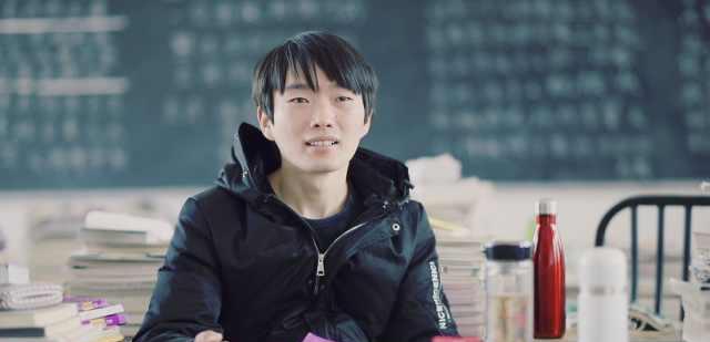 考试|他高考时故意考0分，为讽刺教育体制，在试卷上写下自己的宣言