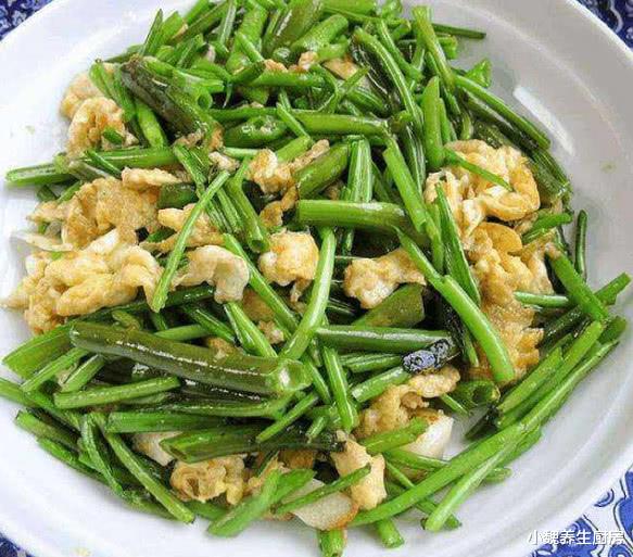 鸡蛋：这菜钙质比牛奶还高，每天炒一盘，补钙质，长个头，才2块钱一斤