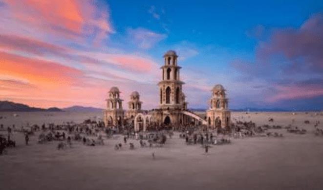 []这个神秘的城市，每年有一个八天的节日，吸引了各种冒险者