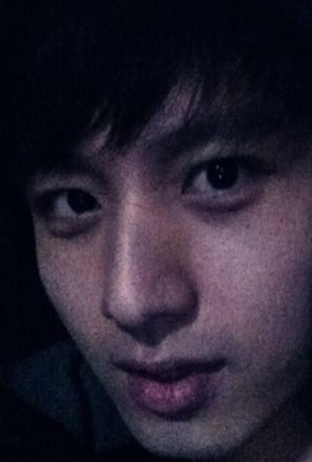 成毅"10年前旧照"被疯传,意外撞脸任嘉伦,还是你心中的司凤吗?