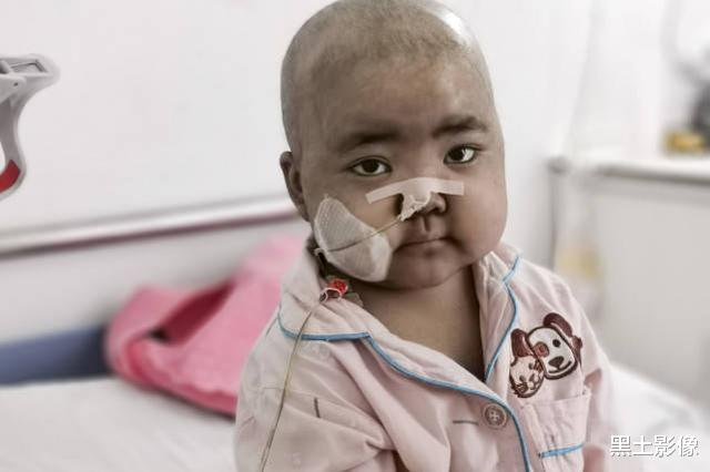 [司法拍卖]4岁重症女童咬棉签吸水解渴，肚子肿胀如球，哭求：爸爸别不要我