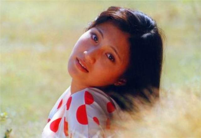 林芳兵|80年代第一美女，因长得太漂亮遭人算计，被丈夫用632封情书追到手