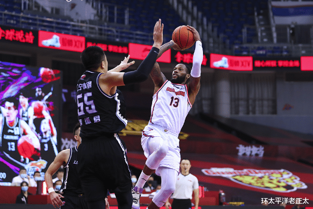 辽宁男篮|辽宁惨败广东原因揭晓！辽宁33岁队魂拼光最后一颗子弹，赛后终于说了真话