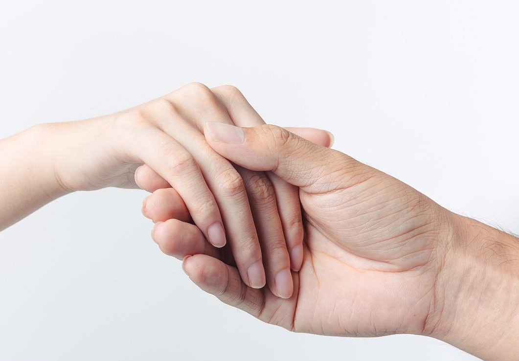 #护手霜#每天坚持涂“护手霜”，1年后会变成什么样？美容师这样回答