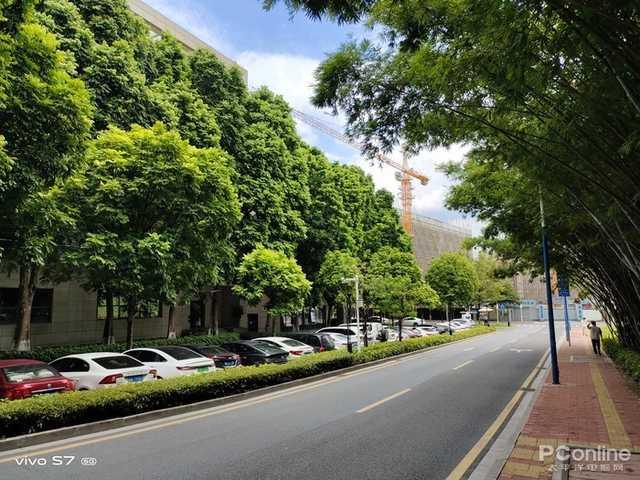 |轻旗舰是暴利凑数？揭开5G轻旗舰背后的秘密