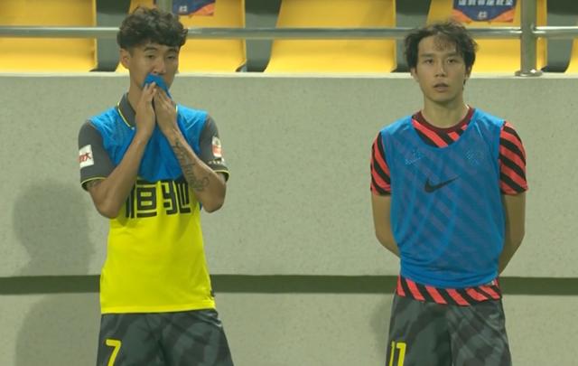 韦世豪|中超现令人失望1幕：当红新星赛后垂头丧气离场，信心快踢没了？