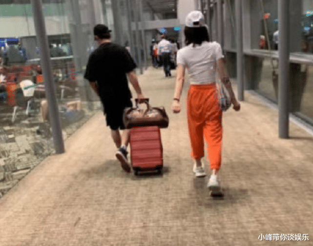 鹿晗▲继鹿晗关晓彤官宣后，《跑男》又一成员恋情曝光，网友：坐等官宣