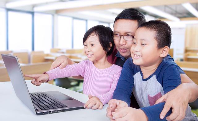 「」学校：教师补课是下班时间！家长：警察下班时间不抓小偷了？