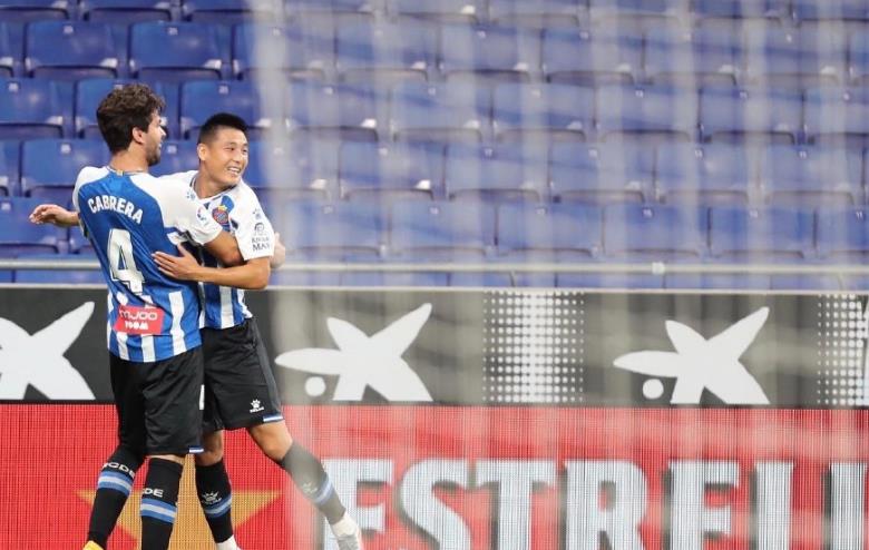 武磊|武磊神级跑位看晕对手，进球助攻一把抓，西班牙人3-0取得开门红