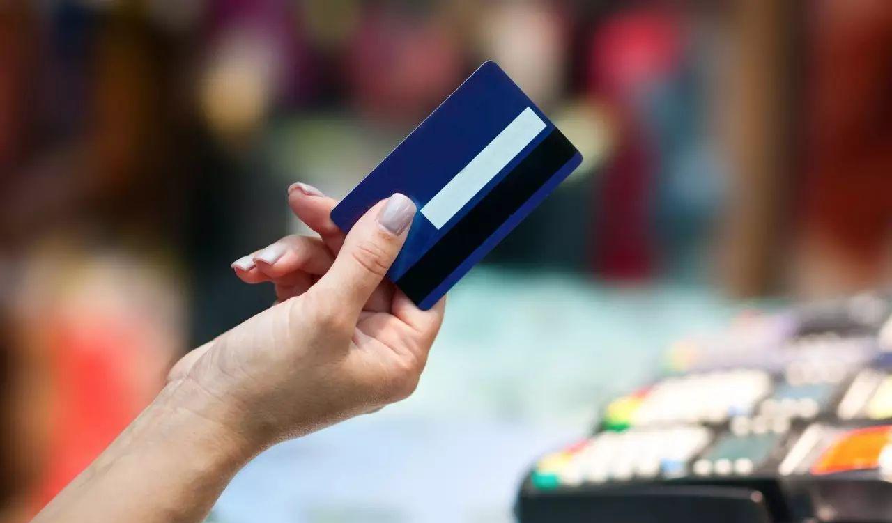 银行|银行员工透露：存款达“这个数”，利息就够三口人一年的消费支出