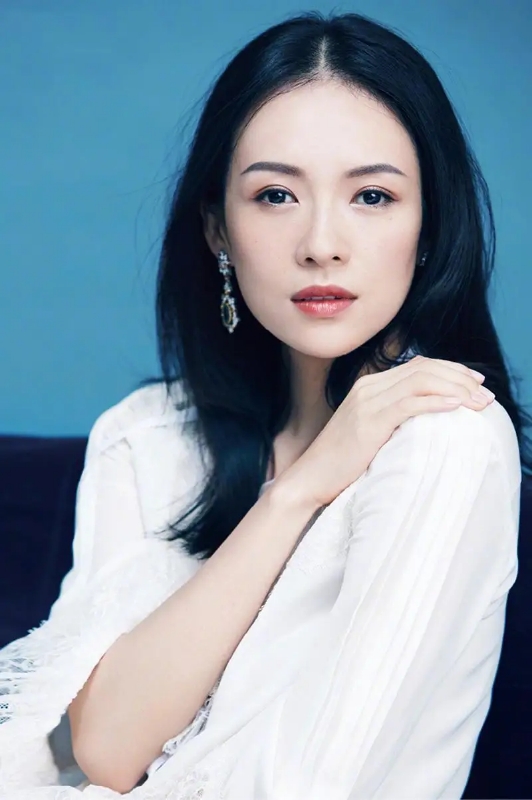 章子怡|章子怡被吐槽生子后变老，低调现身美容中心，状态又回春