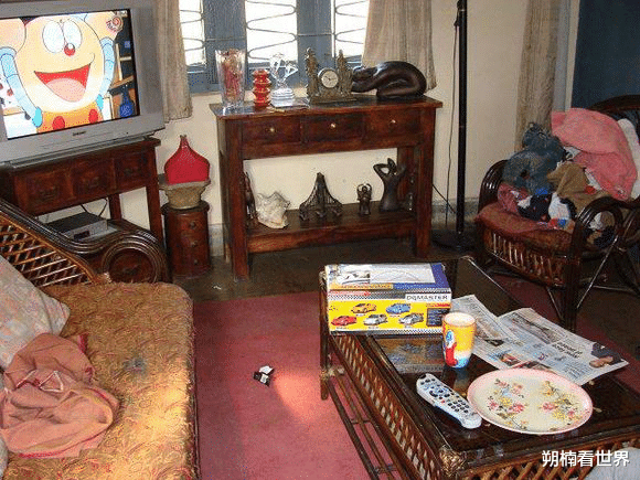 [印度]印度姑娘到中国，刚到朋友家中就直言：连电视机都没有果然很落后