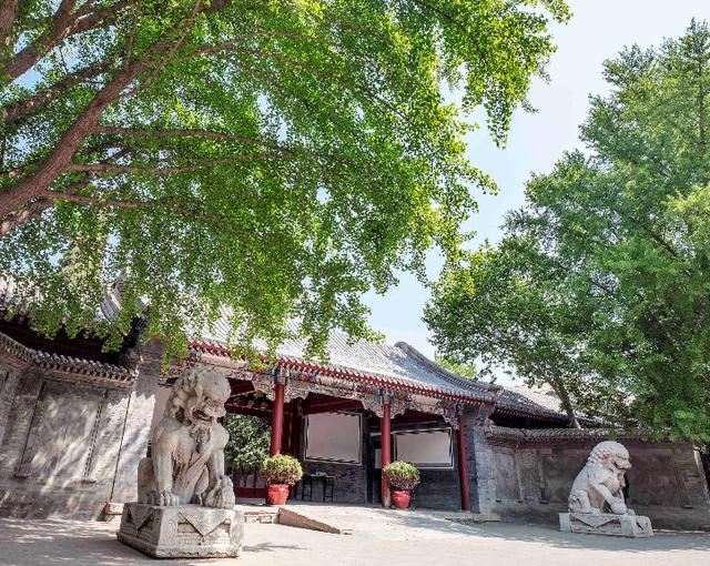 |民办的本科大学,学费贵得离谱,普通家庭的学生值得去读吗?