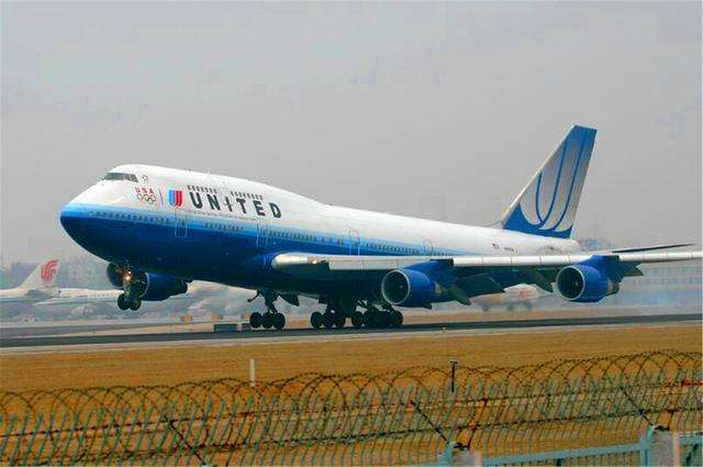 「美国」他花25万买一张无限次机票，被众人嘲笑，20年后航空公司却很头疼