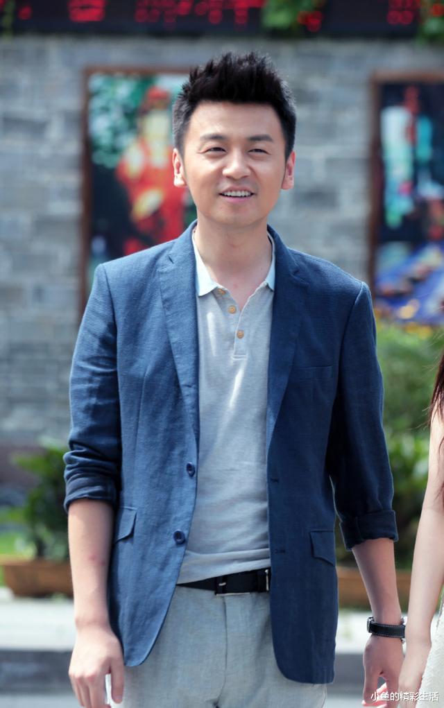 「潘粤明」新剧备受好评,人到中年却邀约不断,潘粤明究竟有何魅力?