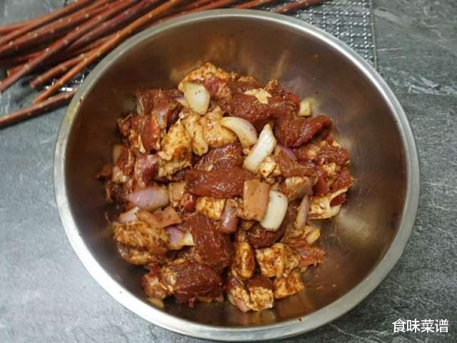 羊肉串|羊肉怎么腌制,烤出来才好吃?大厨透露3个技巧,鲜香味美无膻味