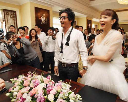 黄晓明|新加坡国宝范文芳凭美貌出圈，11年爱情长跑落空，现状如何了？