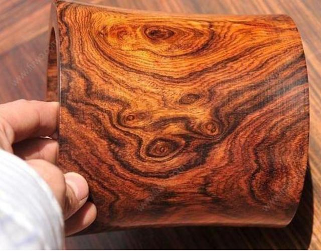 笔筒|收藏狂人带黄花梨箱鉴定,称100万不卖,专家:我报价,你站稳