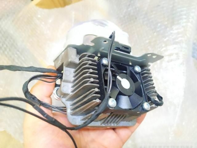 奔驰GLE|都说卤素灯是“蜡烛灯”还有安全隐患，老司机：千万别改