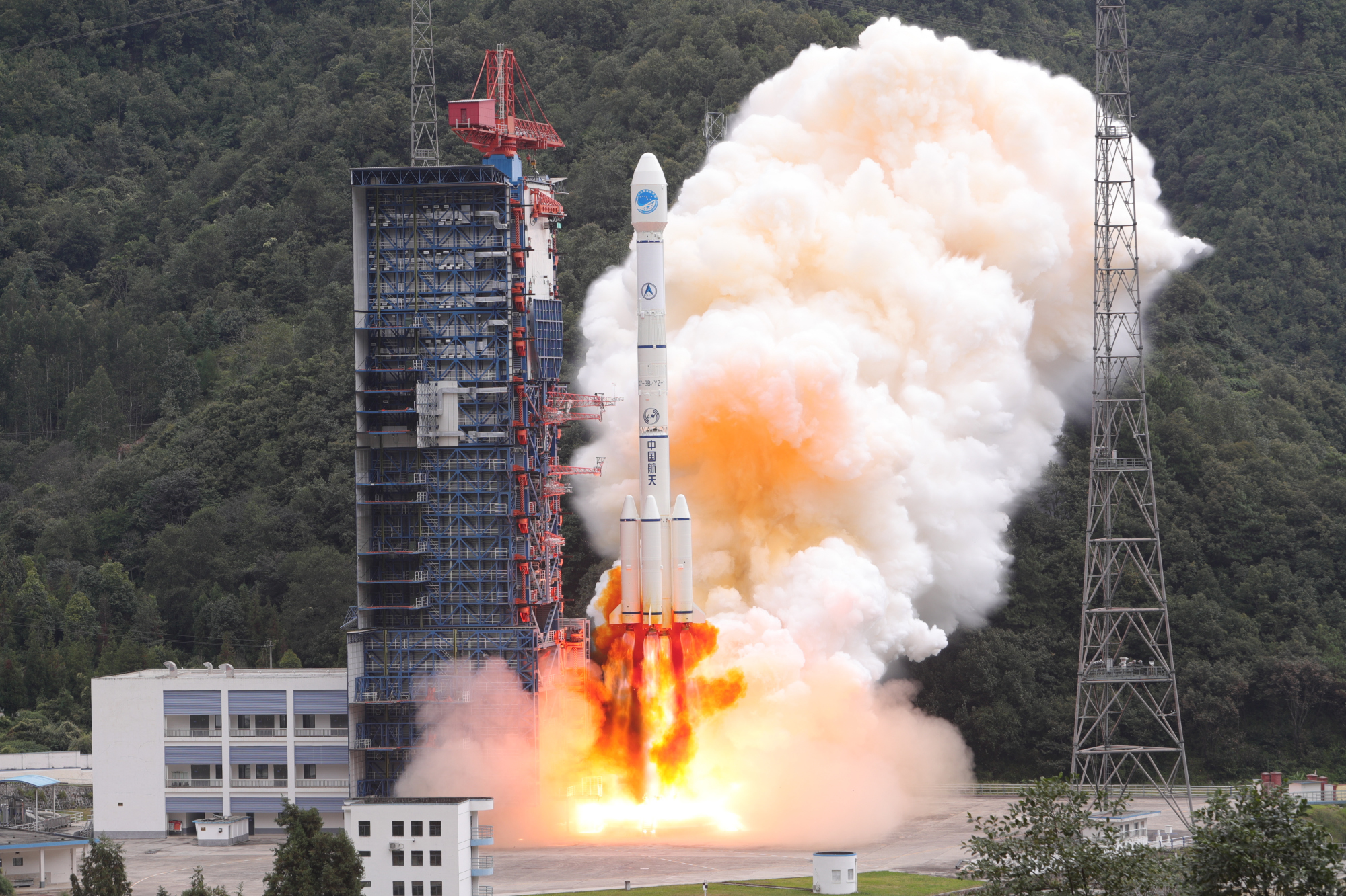 『北斗导航』北斗即将全面上线，美公开发布太空武器，作用是切断北斗信号传输