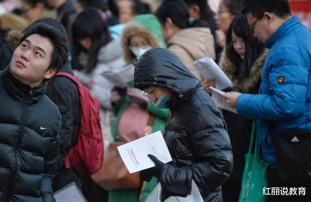 奖学金|大学期间入党真的简单吗？辅导员直言：成绩优异只是其中一方面