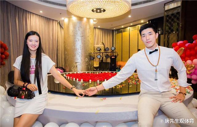 [张常宁]中国女排美女张常宁，目前已经领证，网友催促早日收获爱情结晶