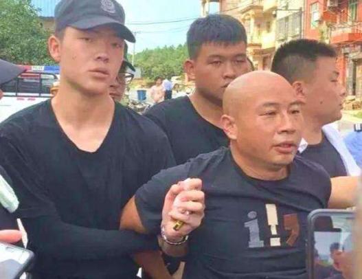 时间要闻|起底江西3死1伤案嫌犯曾春亮:被抓时淡定微笑,嘴角1细节太气人