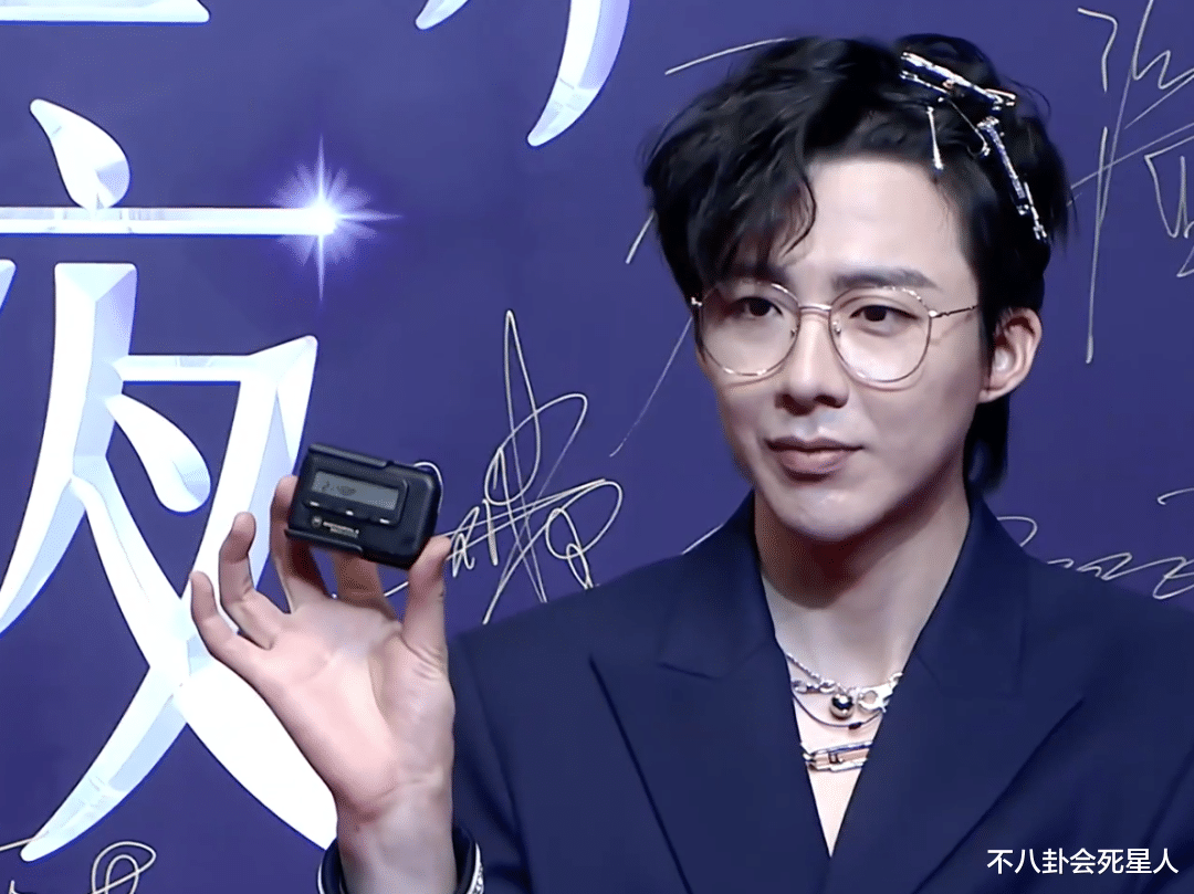 梁朝伟|星动夜红毯生图：梁朝伟满脸褶子，章子怡脸部紧绷，姚晨大嘴抢镜