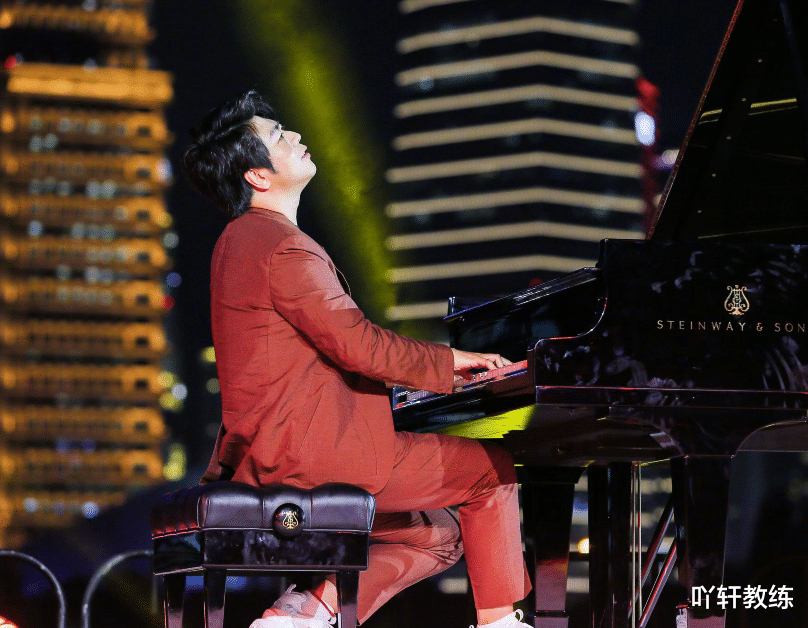 郎朗|钢琴王子郎朗，和吉娜恩爱至极，不愧是圈中的模范夫妻！