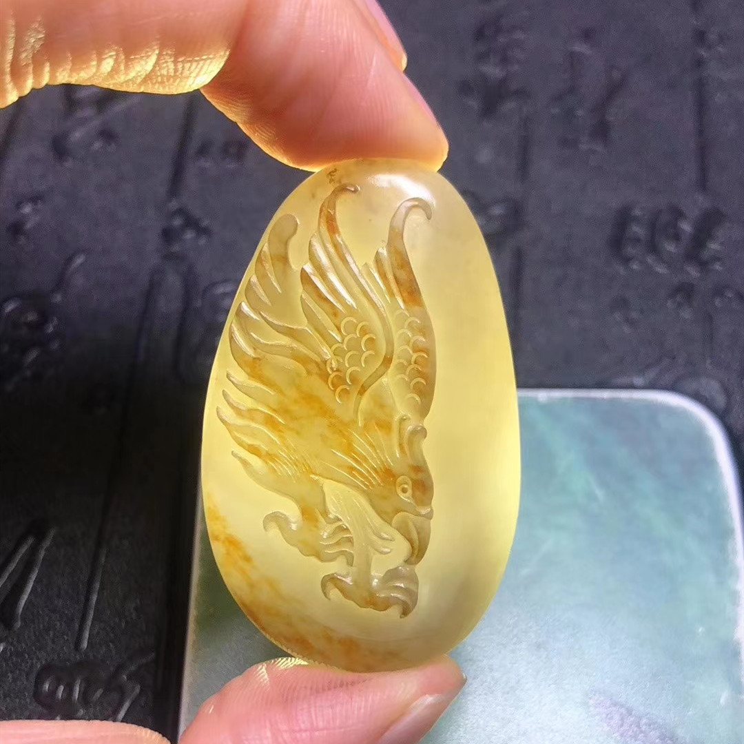 和田玉籽料|哪些人适合戴玉石？