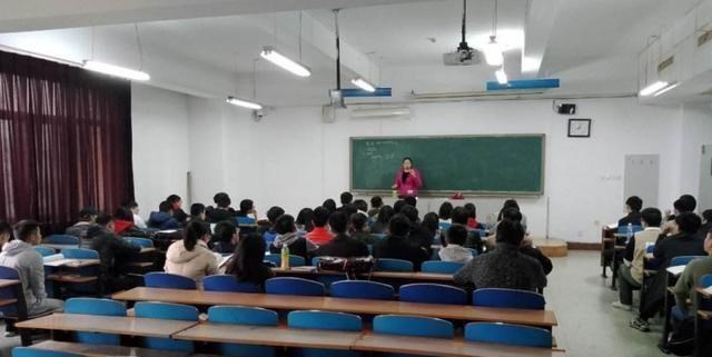 大学|考入专科院校的学生，5件事情要尽早准备，抢占先机才能更有发展