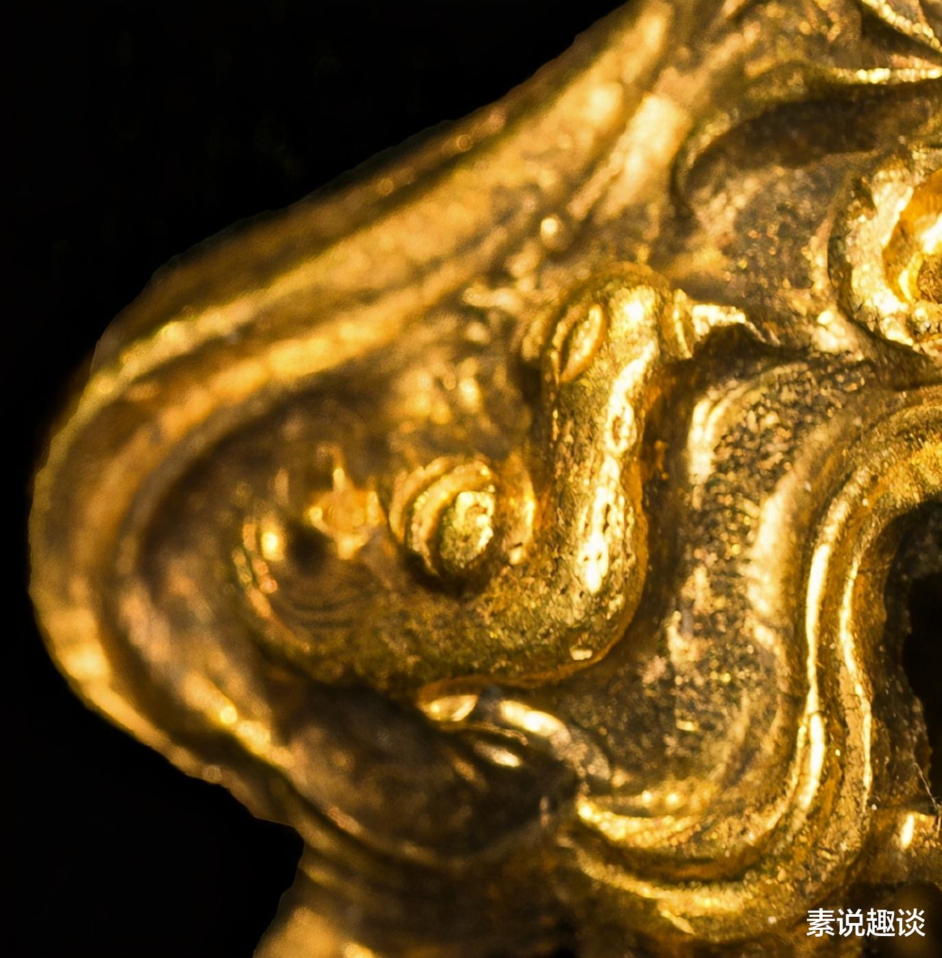 素说趣谈 农民一锄头翻身致富：种菜挖出纯金香囊，估价超过1500万