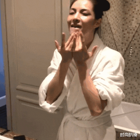 护肤品 真正会护肤的人，在洗脸后还会做这关键的1步，大部分人都忽略了