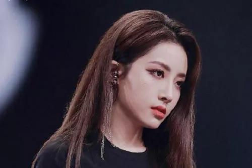 「青春有你第二季」《青你2》遇新危机,TOP选手喻言不雅言论被扒,网友要求其退赛