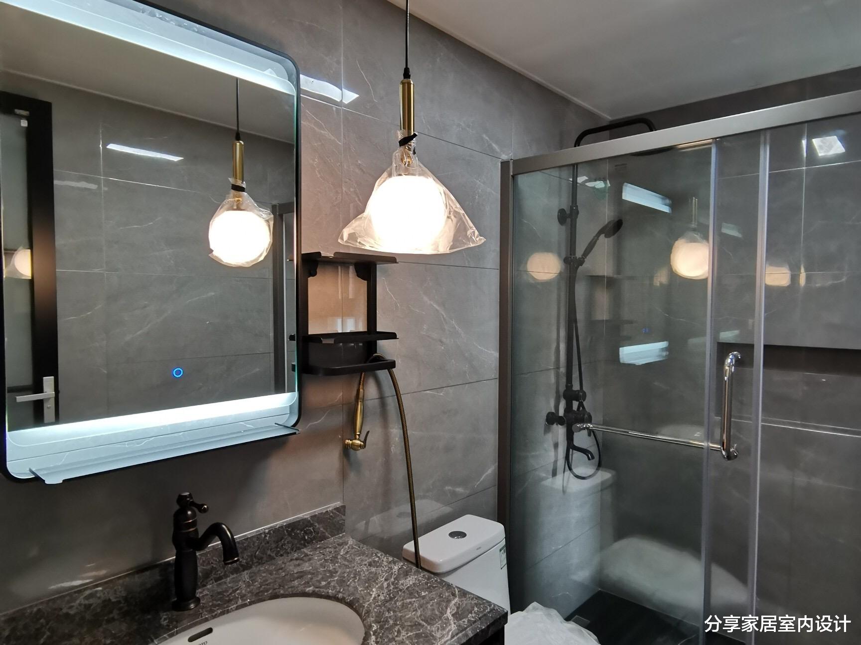 『』辛苦大半年装修完工，正在陆续布置家具，阳台特别喜欢，晒晒！