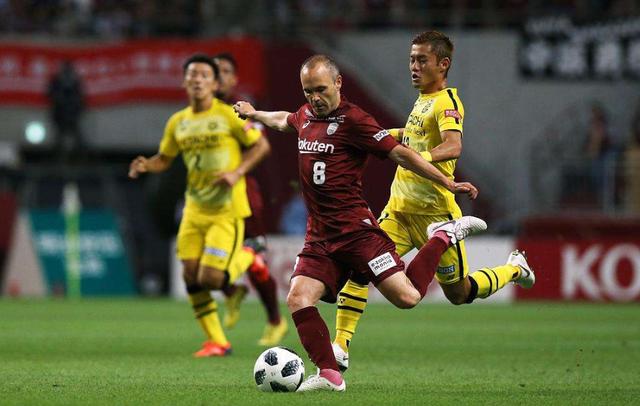 [中超]巴萨巨星狂吹日本足球，中超前外援：第一天就后悔到中国